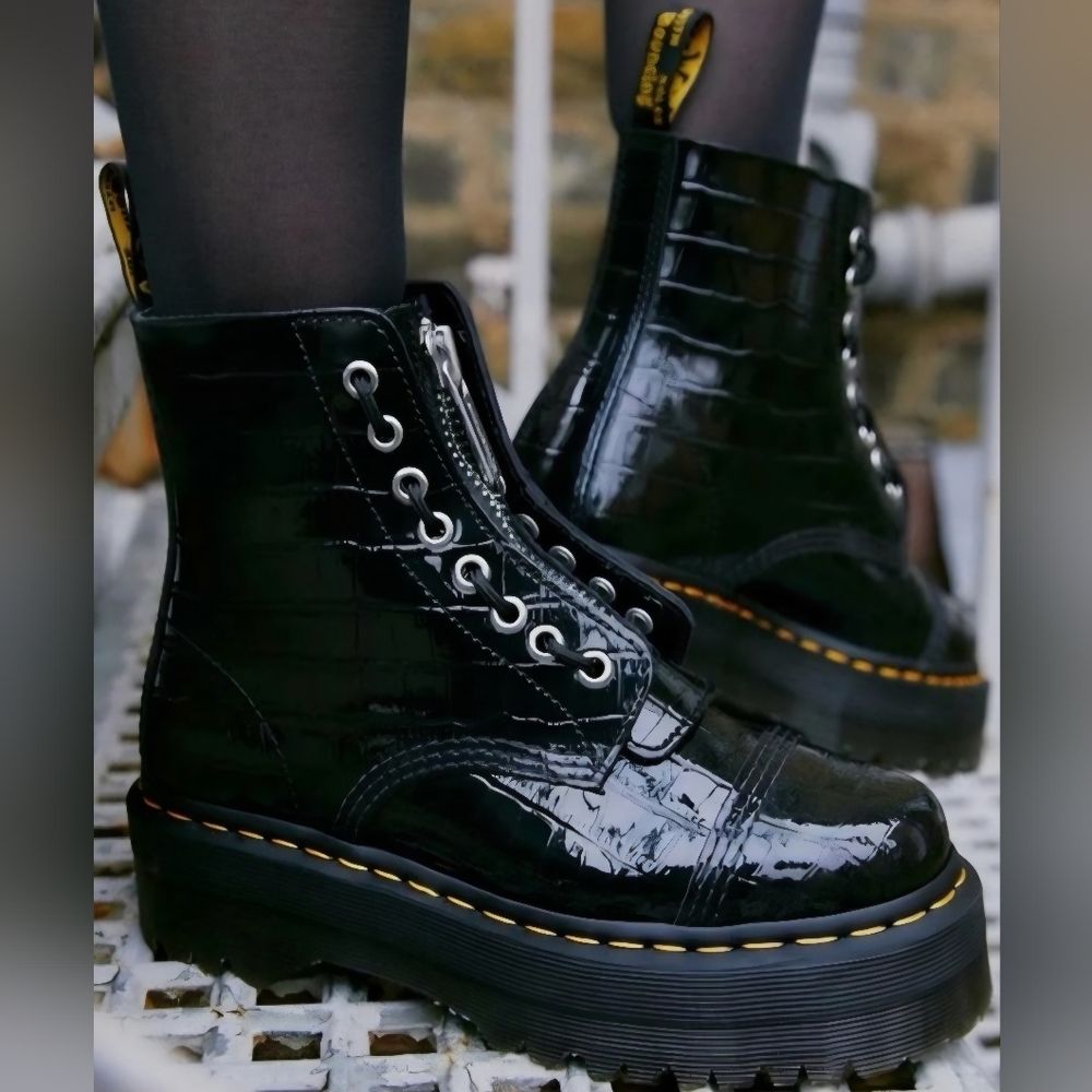Dr Martens Sinclair Patent Crocodile Platform Boots 7 US Womens